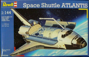 Space Shuttle Atlantis By Revell Germany # 4544    1/144