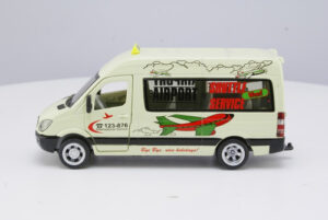 Mercedes Benz Sprinter Taxi Aeropuerto By Siku # 1938  1/50